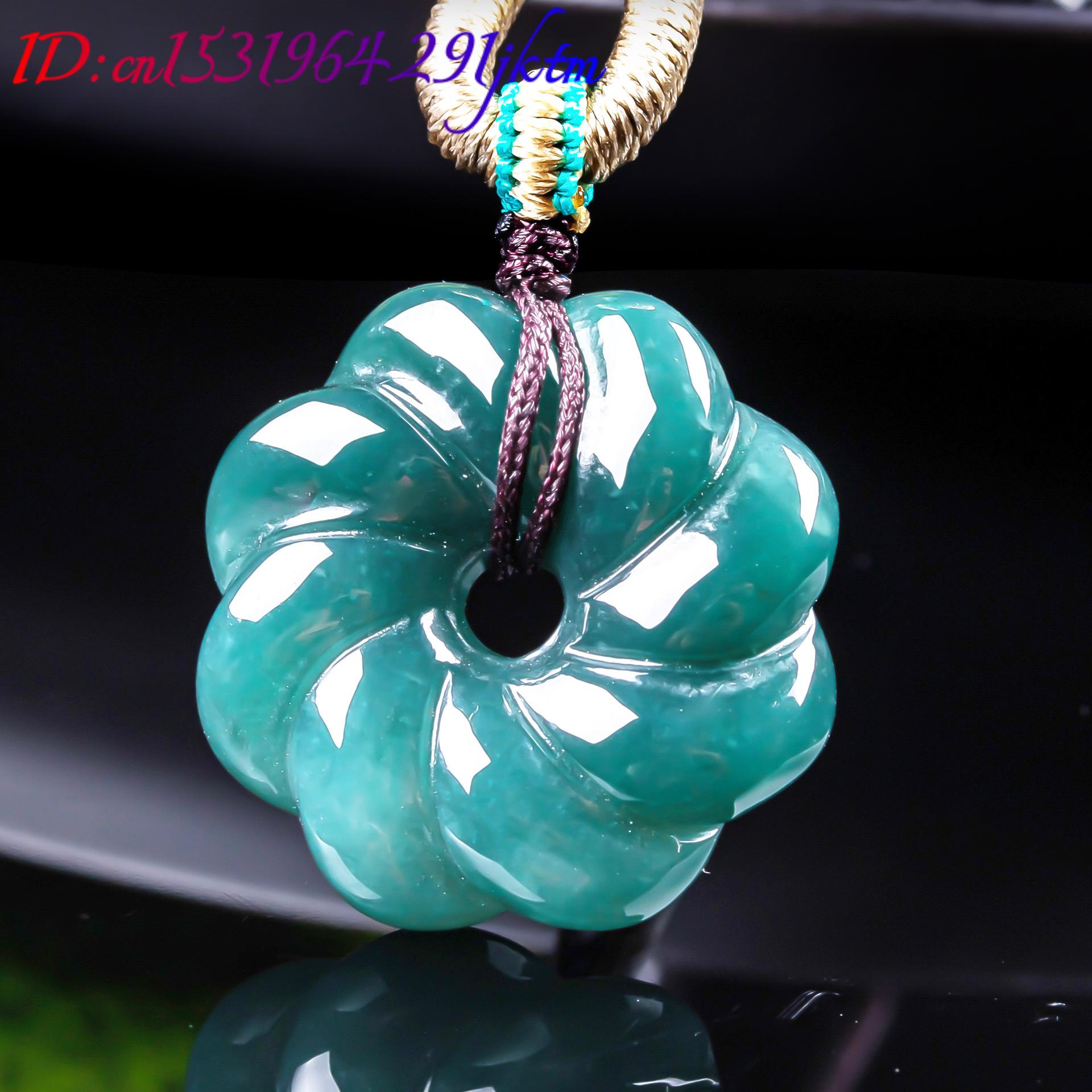 Natürlicher burmesischer Jadei – Necklace Pendant Bewertung und Preis