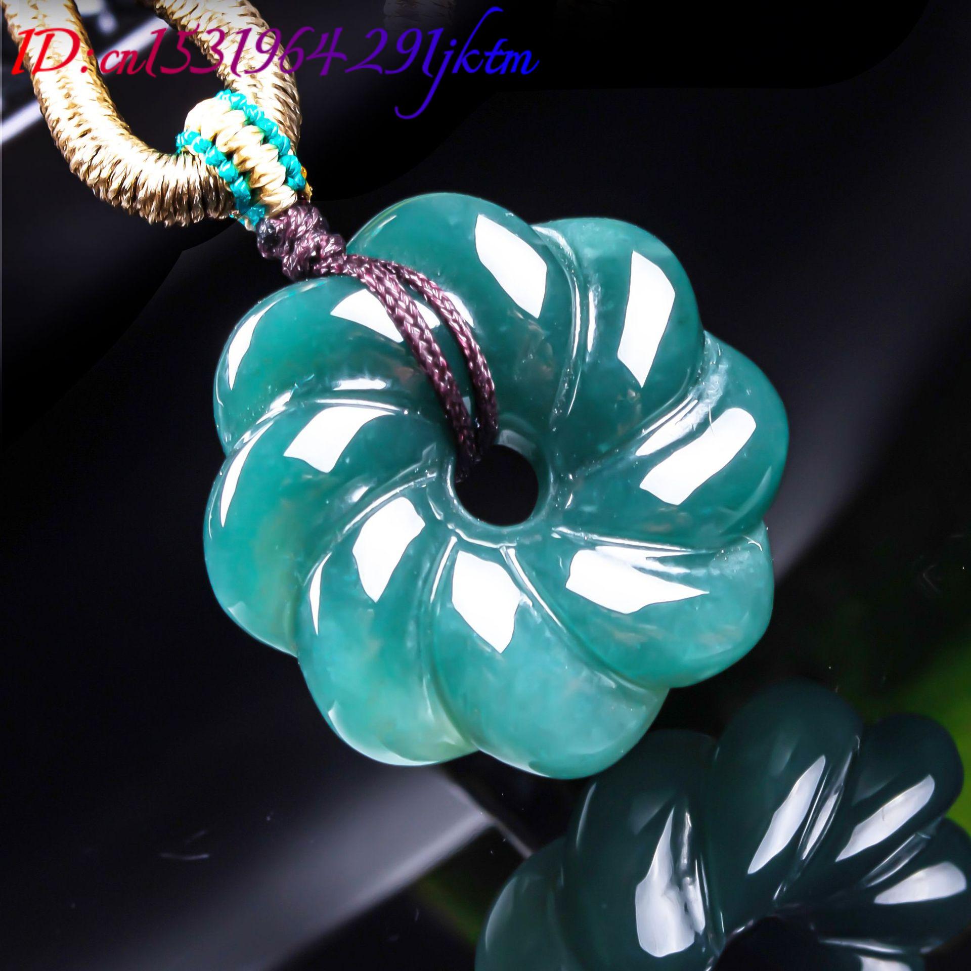 Natürlicher burmesischer Jadei – Necklace Pendant Bewertung und Preis