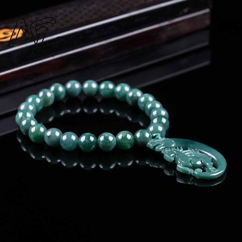 Natürliches Jadeit Blauwasser- – Jewelry & Watches Company Bewertung und Preis