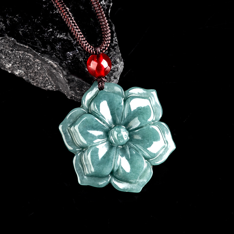 Burmesische Jadeit-Blumenanhän – Necklace Pendant Bewertung und Preis