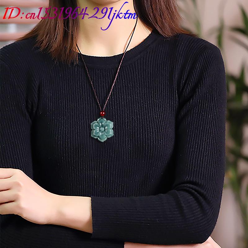 Burmesische Jadeit-Blumenanhän – Necklace Pendant Bewertung und Preis