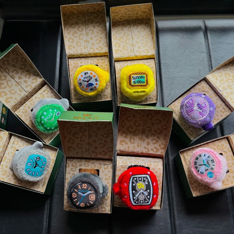 Auf Lager Pop Sonntag Plüsch R – Jewelry Box With Watches Bewertung und Preis