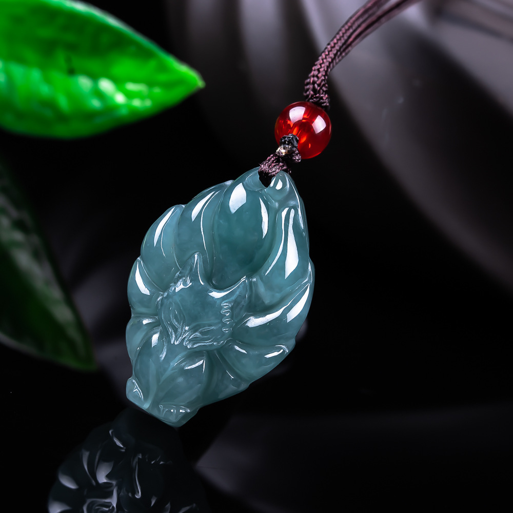 Natürliche burmesische Jadeit- – Necklace Pendant Bewertung und Preis